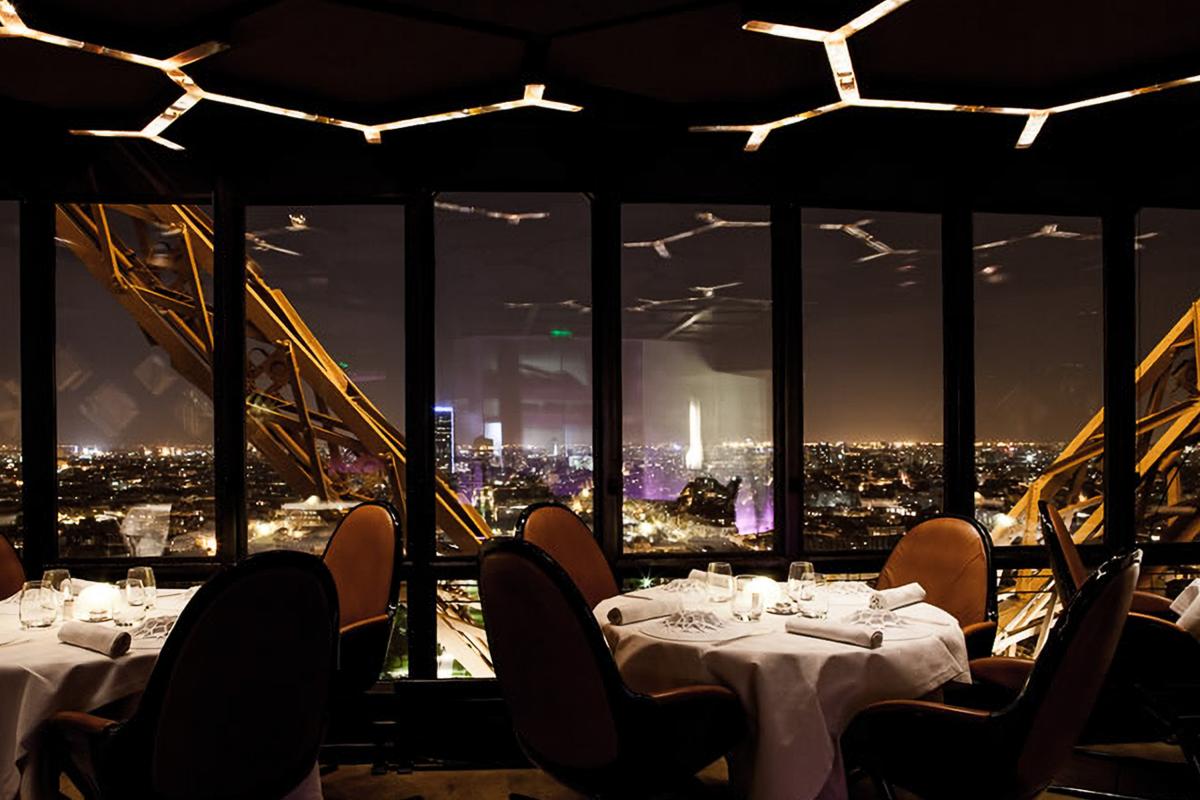 Restaurante Jules Verne