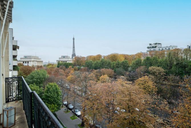 Par102 - Beautiful Haussmann-style apartment with an unob...