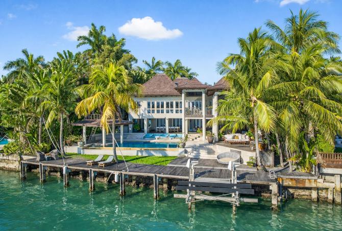 Mia010 - Waterfront Wellness Villa in Miami