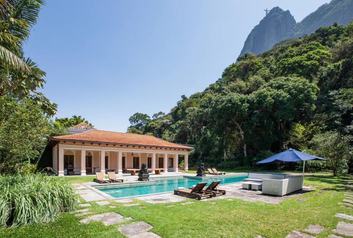 Rio013 - Vende-se imóvel histórico no Jardim Botânico