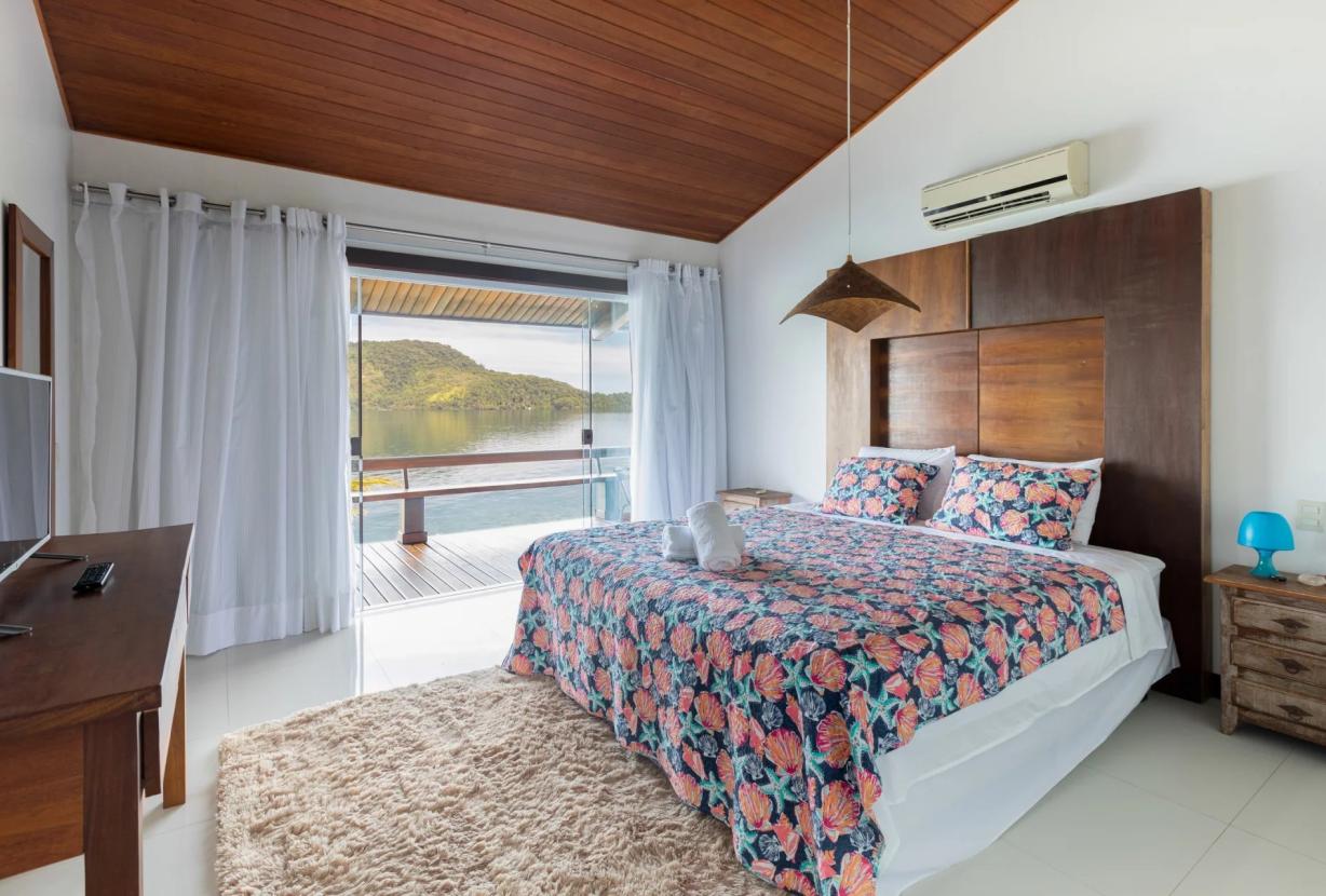 Ang006 - Magnífica casa de 8 cuartos con piscina en Angra