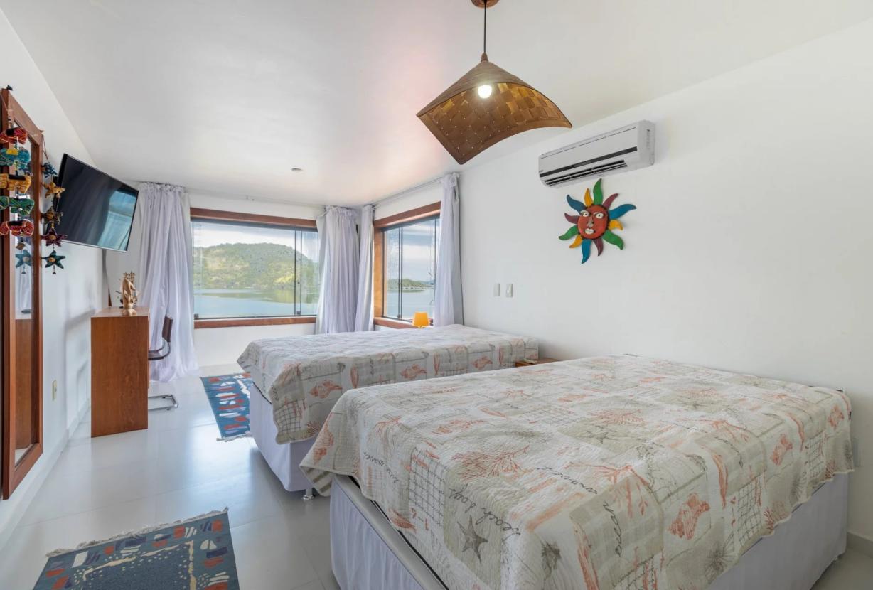 Ang006 - Magnífica casa de 8 cuartos con piscina en Angra