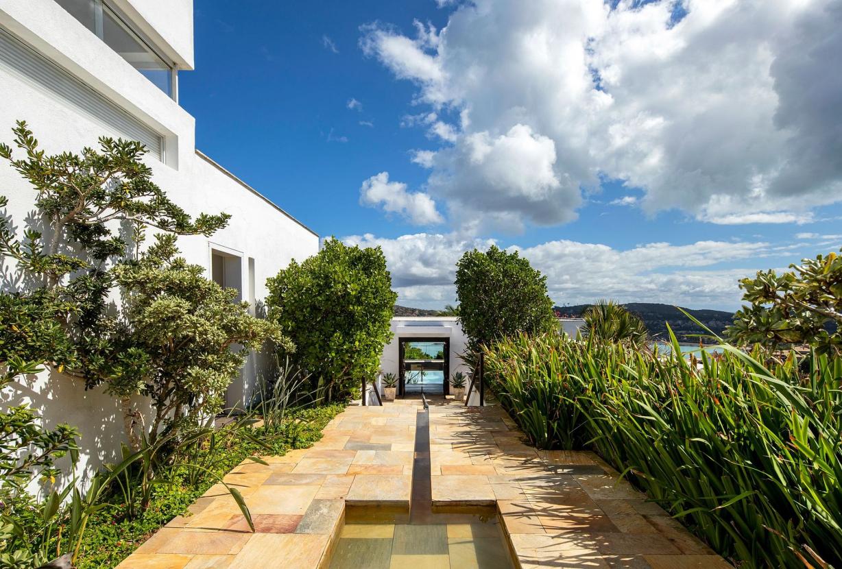 Buz009 - Beautiful 5 bedroom luxury villa in Buzios
