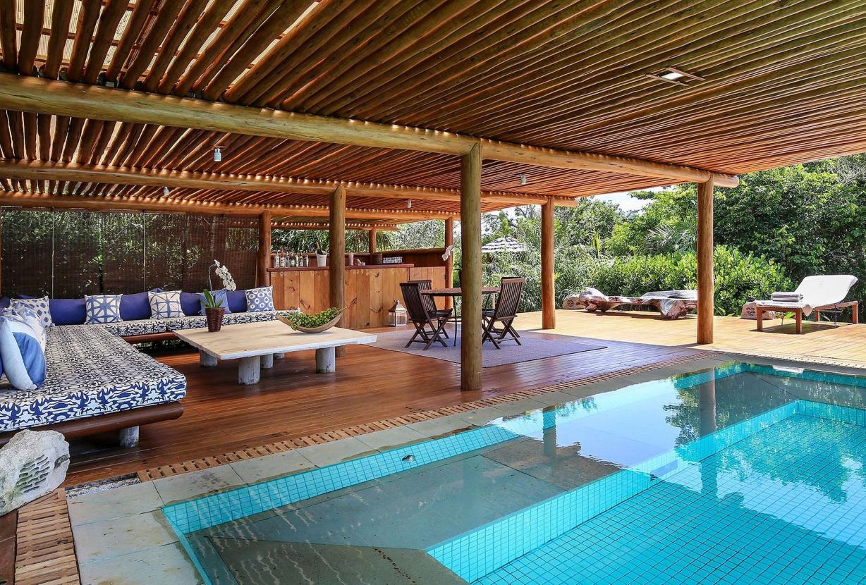 Bah003 - Luxury villa with tropical Bahian design