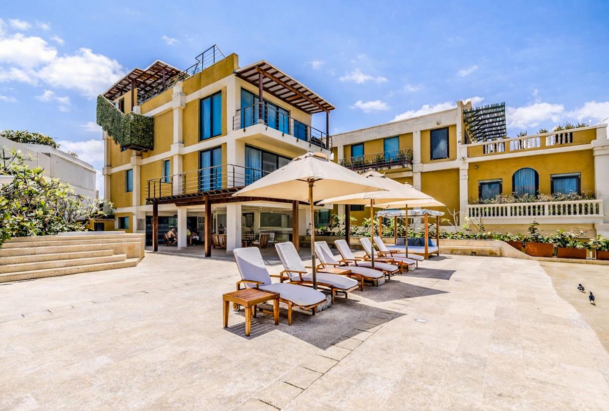 Car002 - Exceptional Luxury Apartment with Private Pool