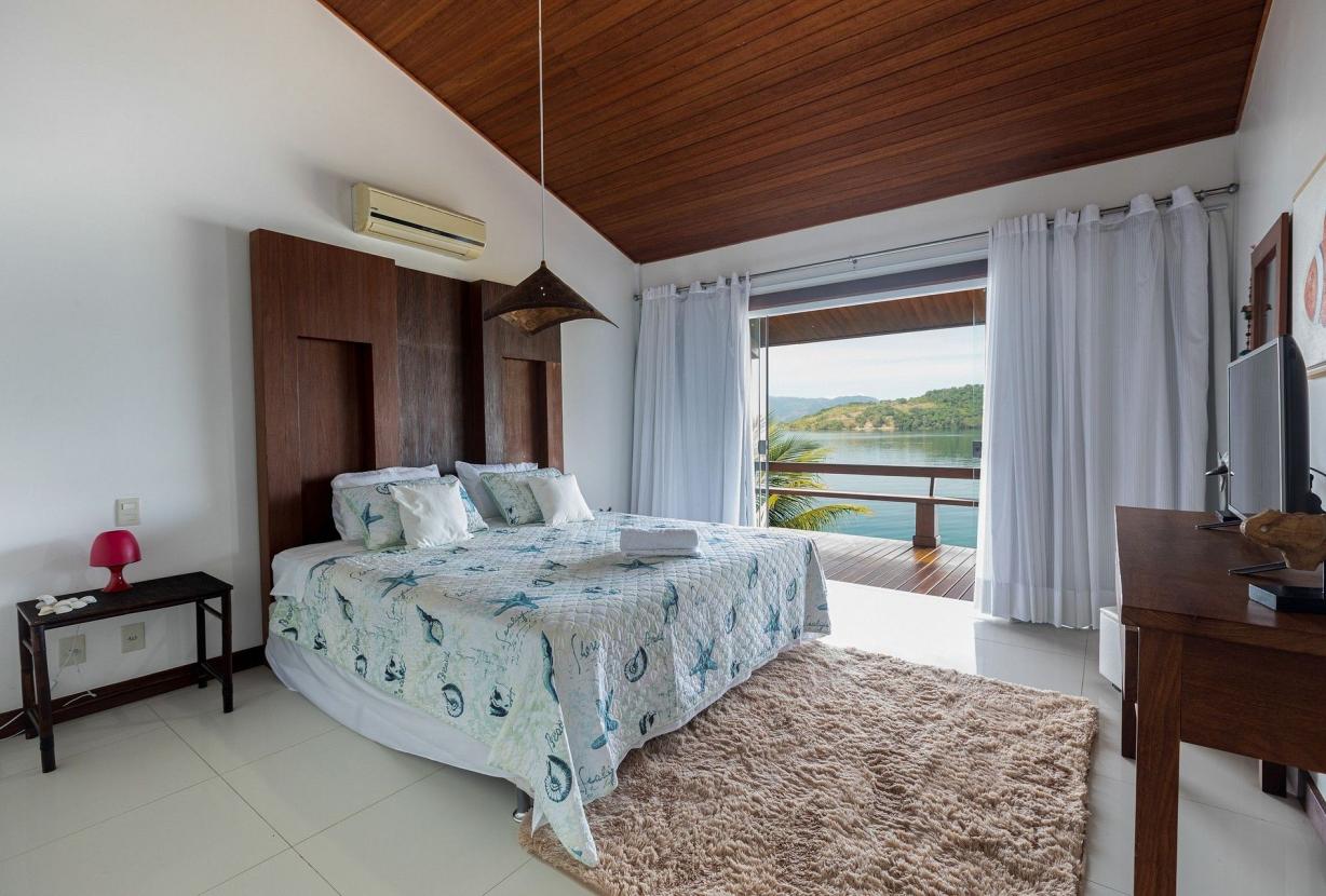 Ang006 - Magnífica casa frente al mar en Angra