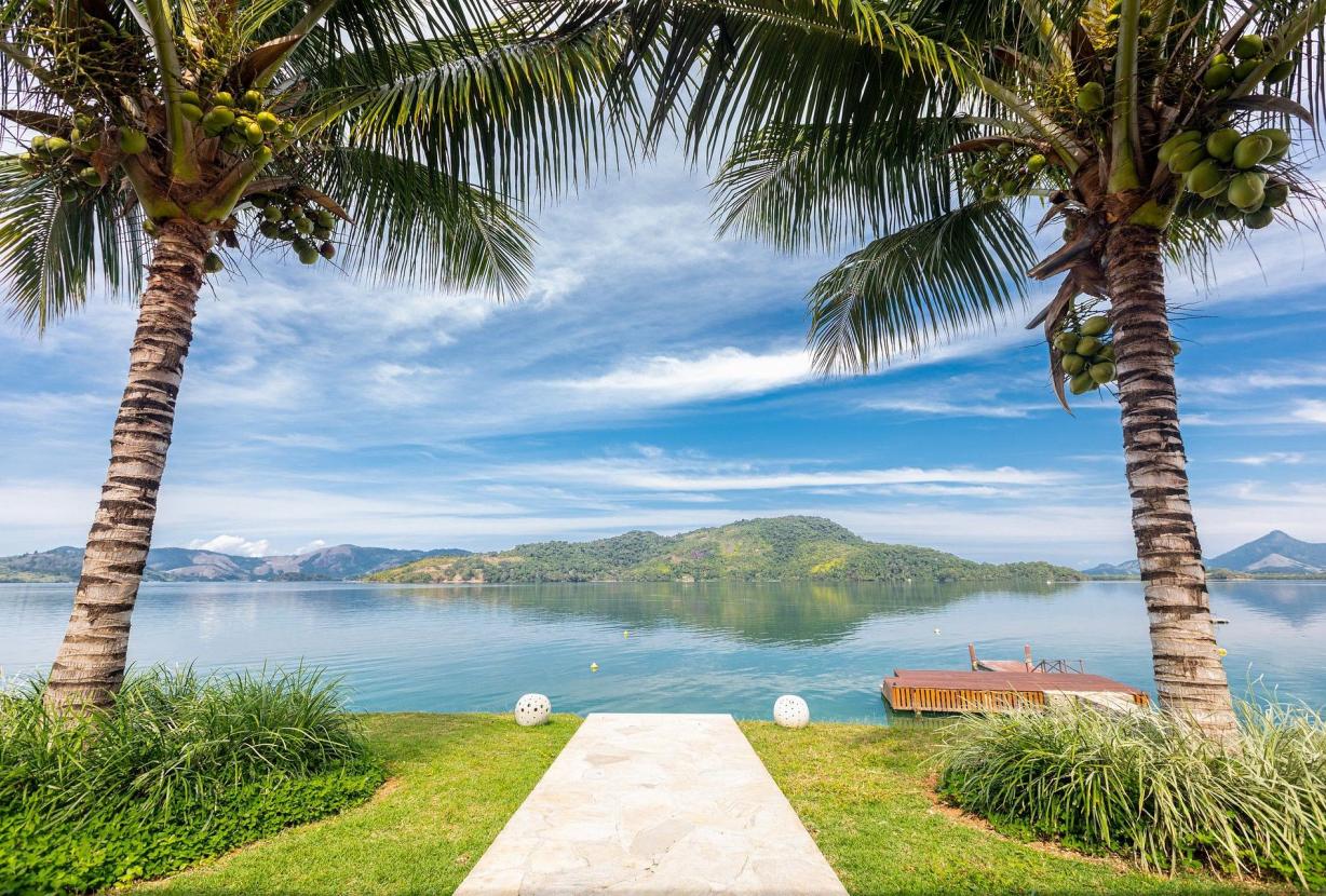 Ang006 - Magnífica casa frente al mar en Angra