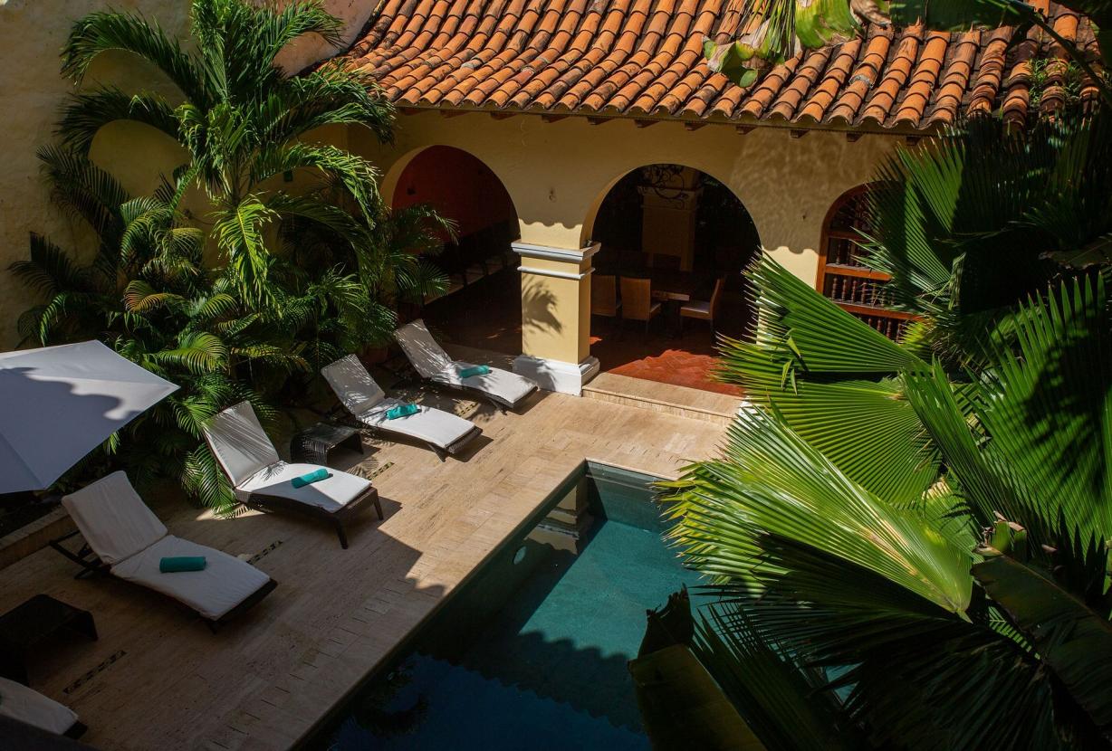 Car056 - Charming 7 bedroom colonial house in Cartagena