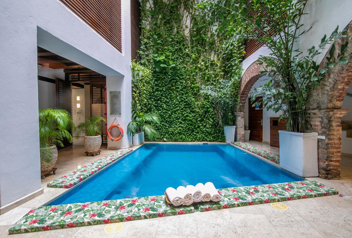 Car081 - Beautiful house in the heart of the Old City