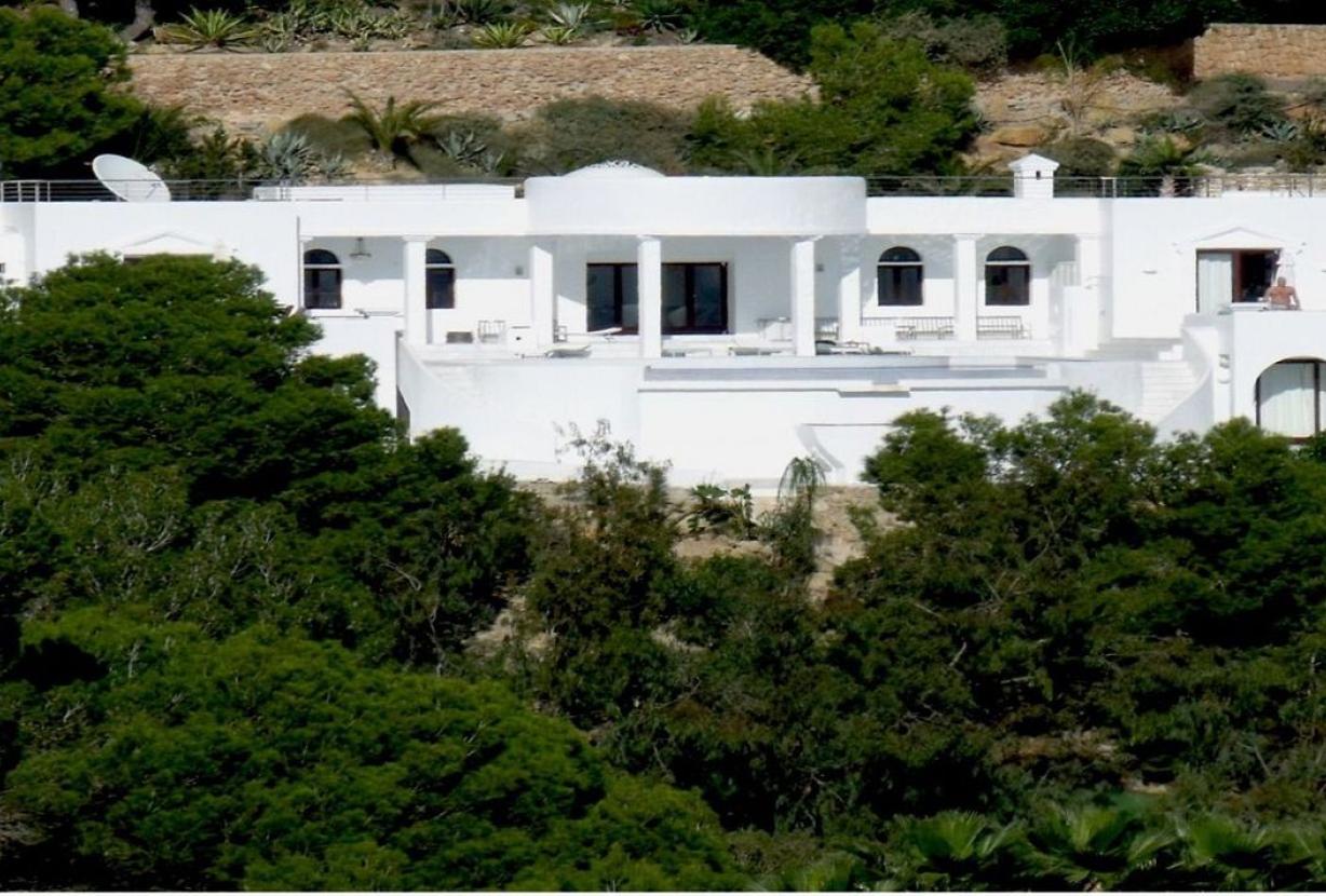 Ibi016 - Belle Villa dans la baie de Cala Jondal, Ibiza