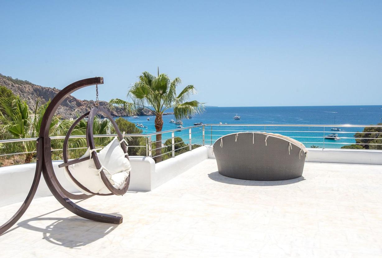 Ibi016 - Belle Villa dans la baie de Cala Jondal, Ibiza