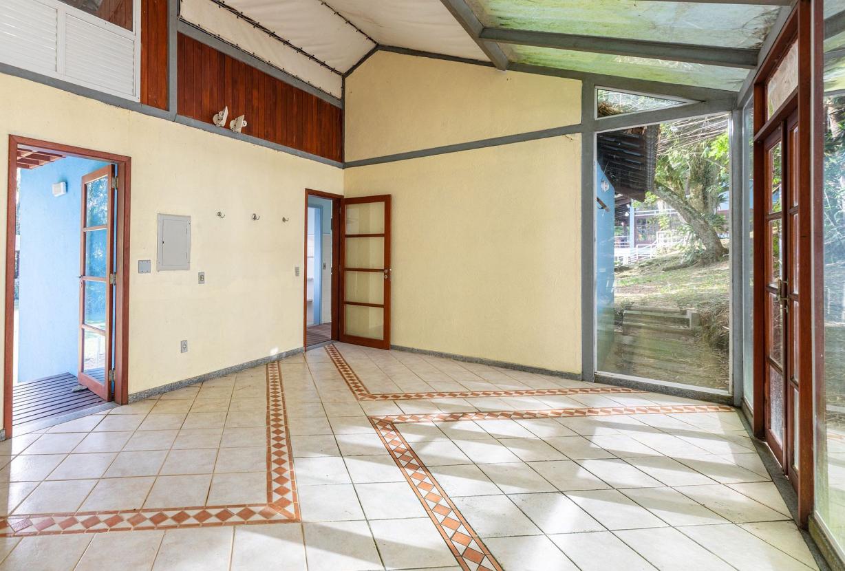 Ang049 - Bela casa em ilha em Angra dos Reis