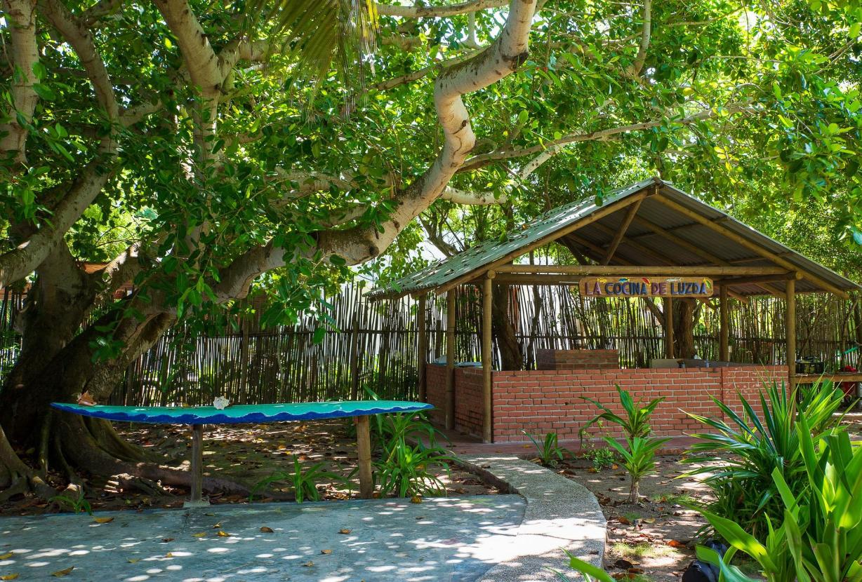 Car123 - Charming waterfront house in Rosario Islands