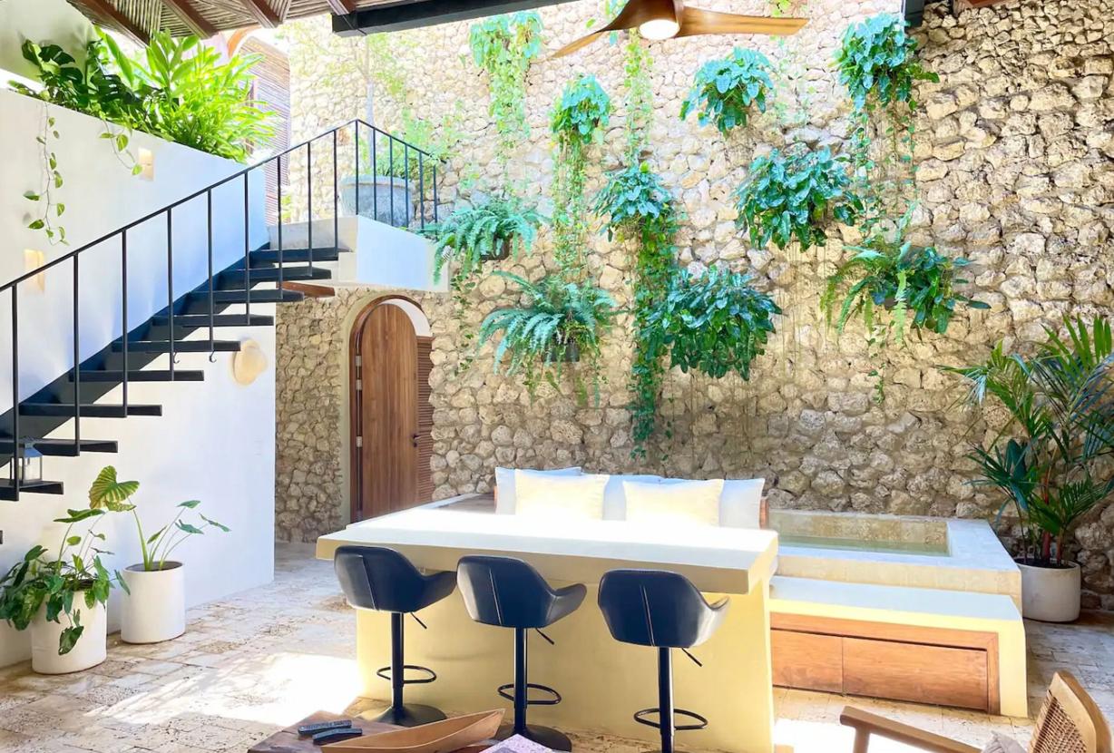 Car087 - New 3 bedroom villa in the heart of the Old City