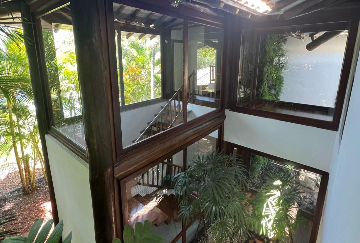 Bah406 - Magnifique maison avec 5 suites à Camaçari