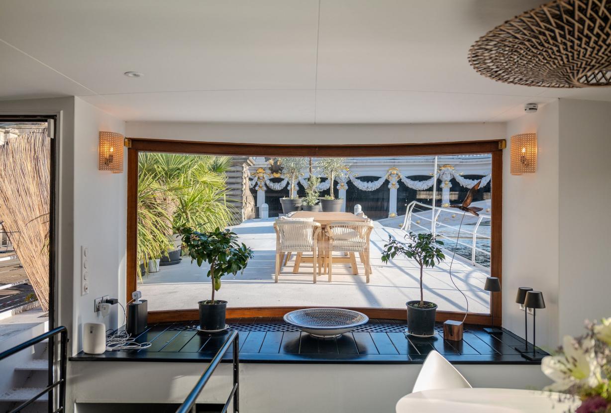 Par054 - Luxury house boat in the heart of Paris