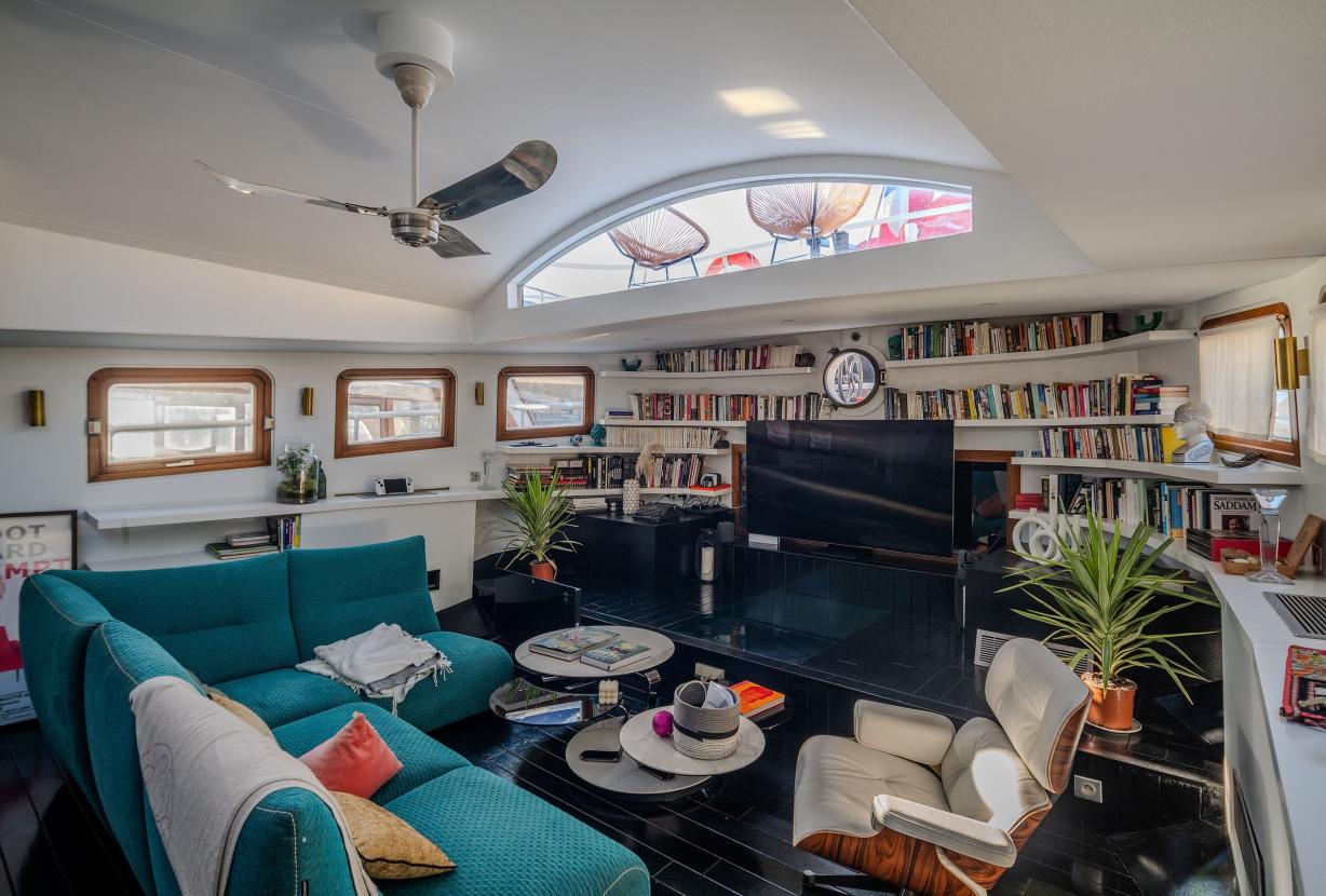 Par054 - Luxury house boat in the heart of Paris