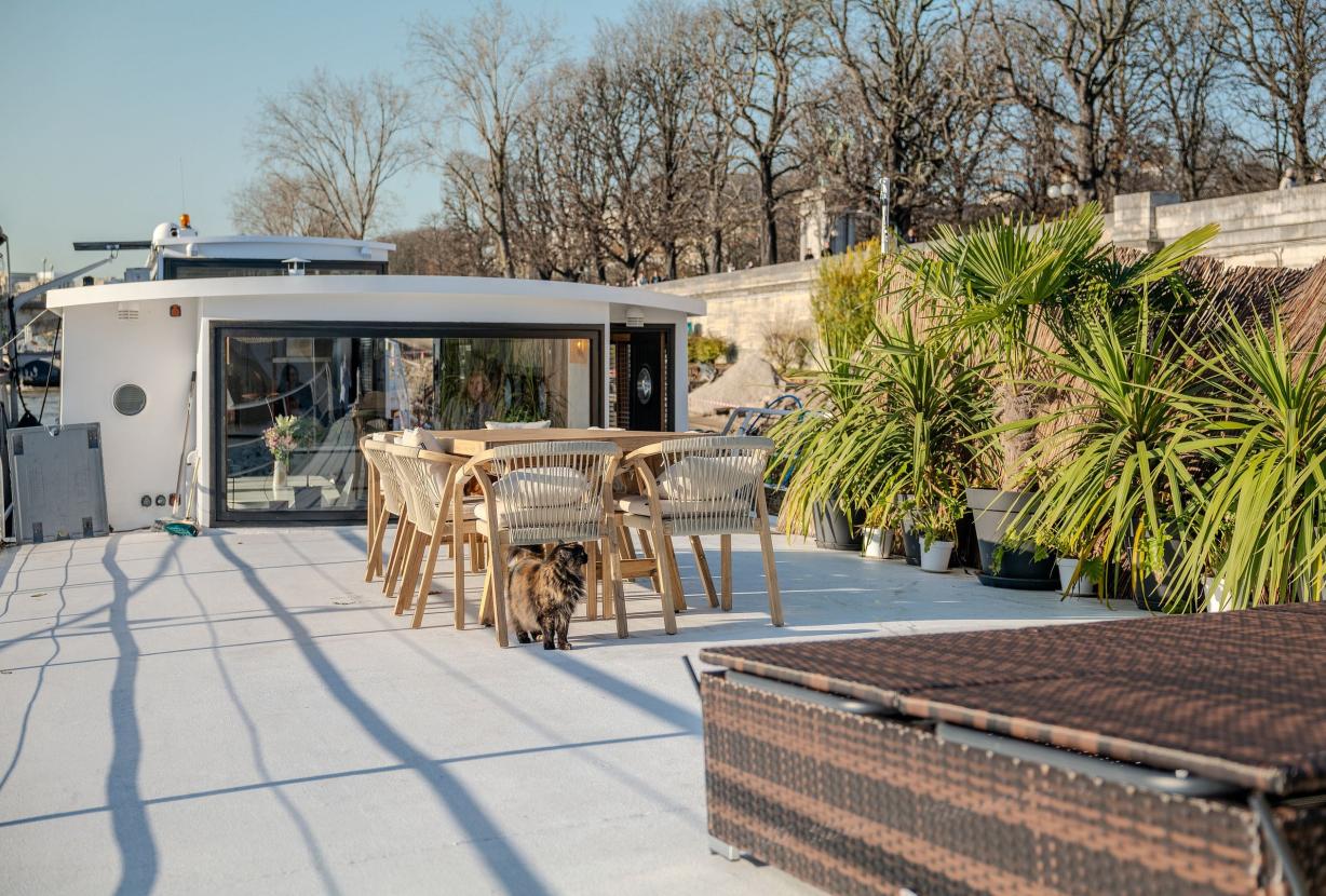 Par054 - Luxury house boat in the heart of Paris