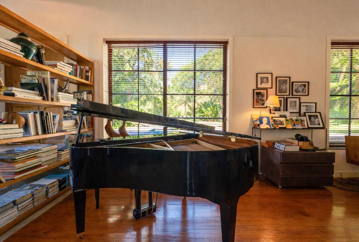 Rio170 - Casa contemporânea a venda na Gávea
