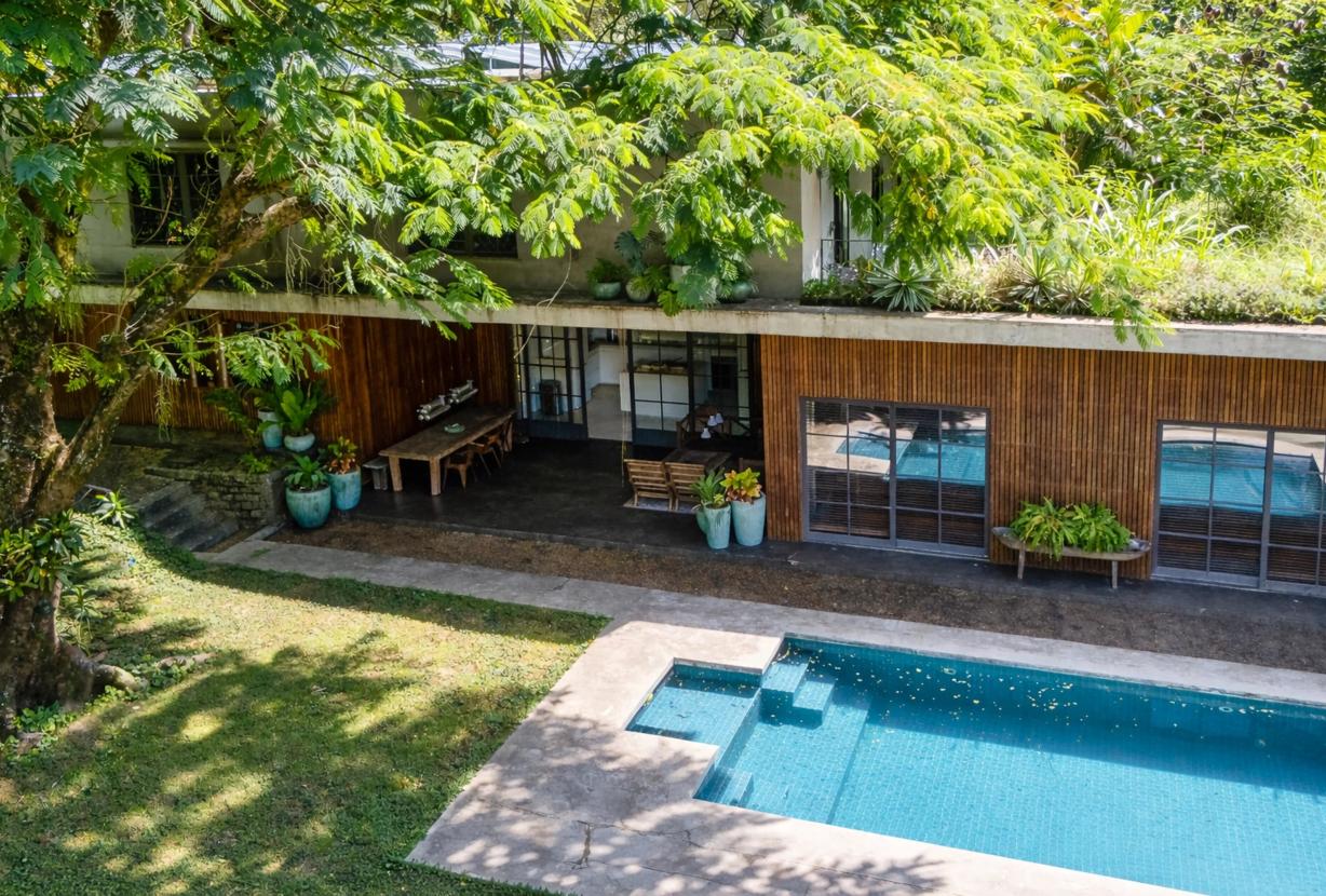 Rio170 - Casa contemporânea a venda na Gávea