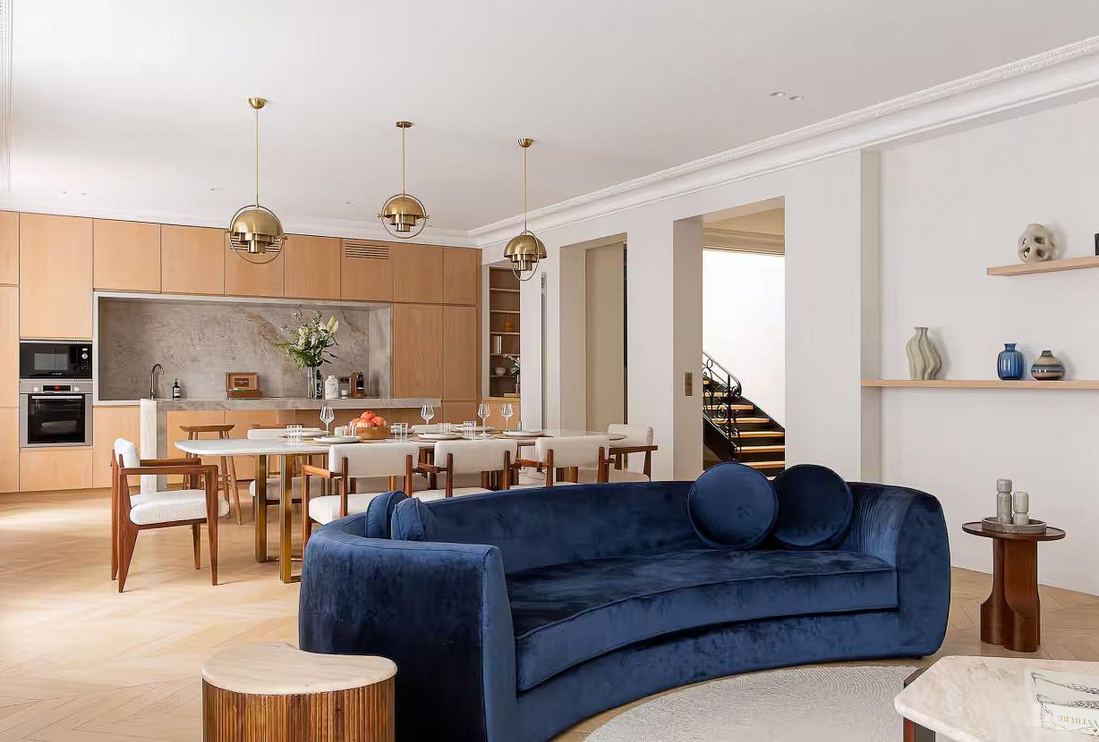 Par053 - 6 bedroom apartment with private gym