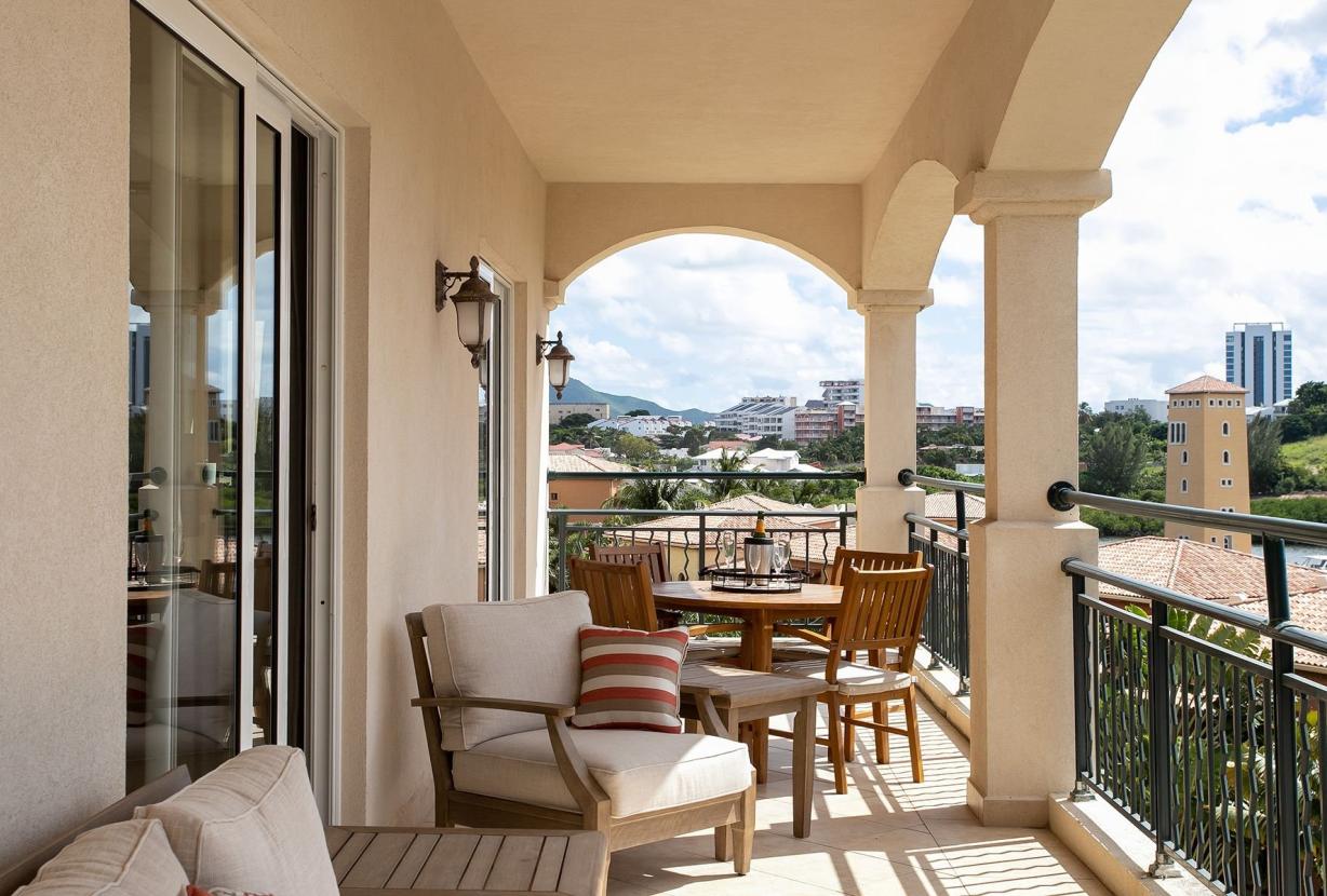 Sxm046 – Apartamento moderno con vista a laguna en Cupecoy