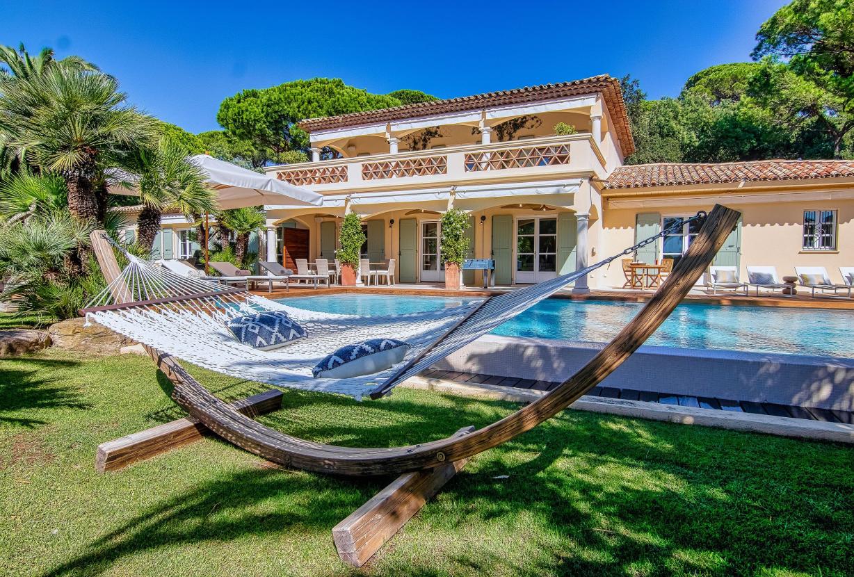 Azu051 - Elegante propiedad provenzal con piscina