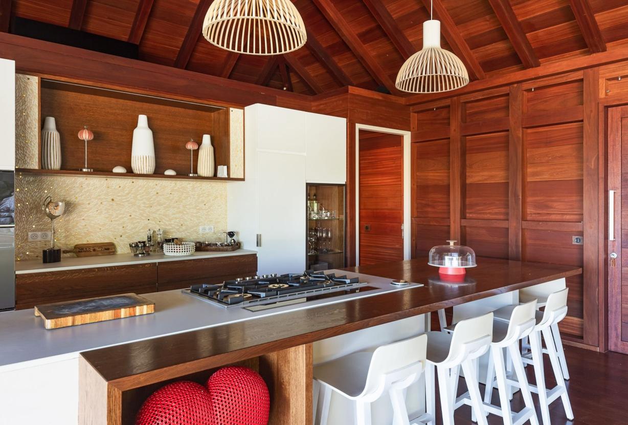Stb004 – Villa contemporánea con vistas al mar en St. Jean