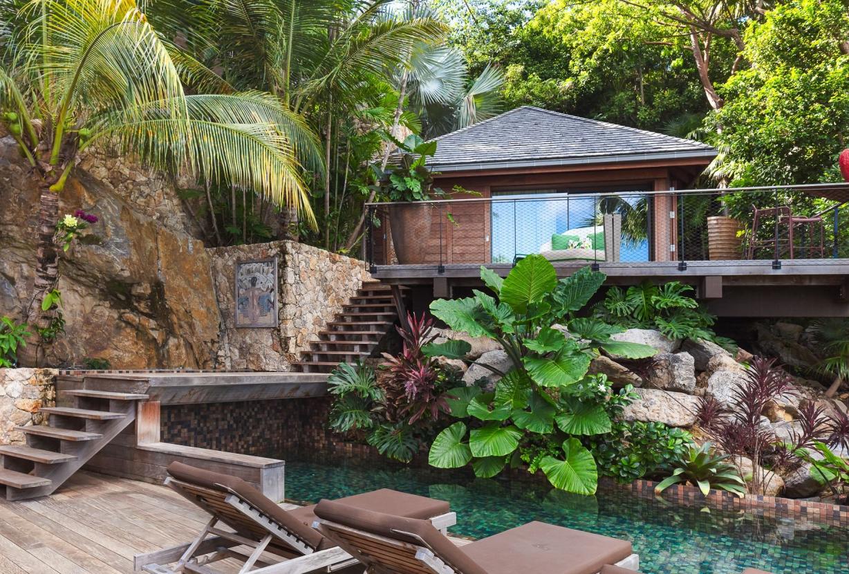 Stb004 – Villa contemporánea con vistas al mar en St. Jean