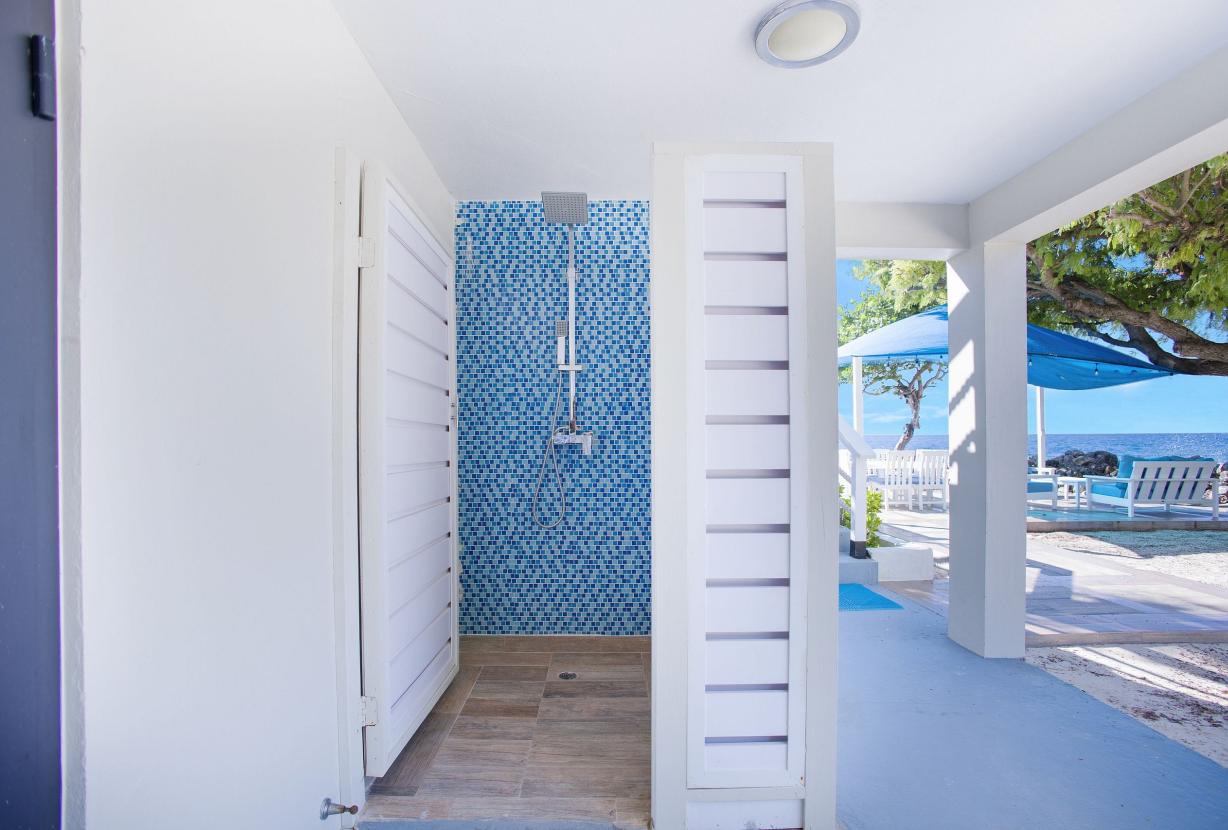 Aia011 – Villa frente al mar en Limestone Bay
