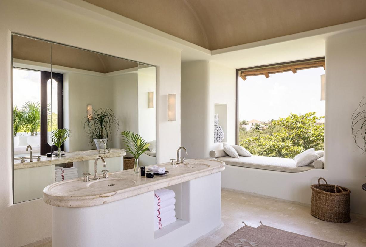 Xpu002 – Private beachfront villa with rooftop terraces in Xpu-Ha