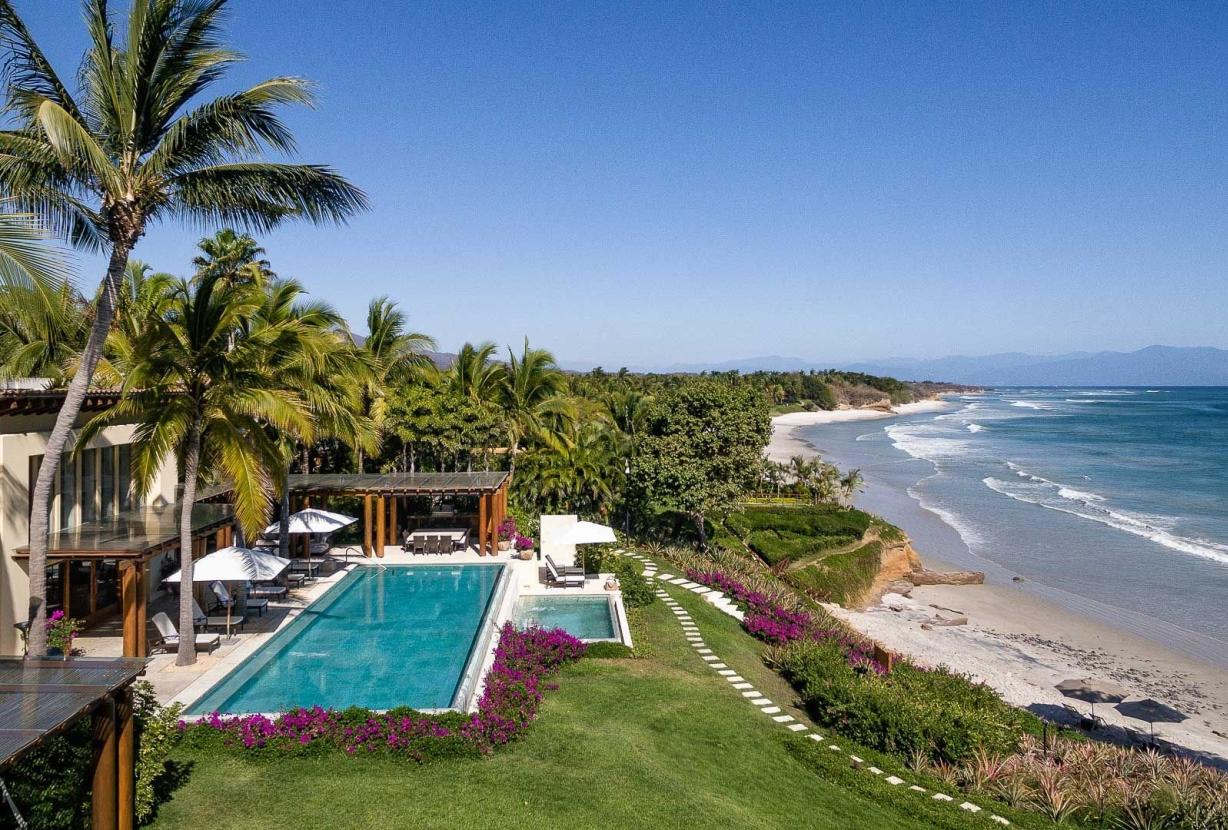 Ptm028 – Private beachfront estate in Ranchos Estates