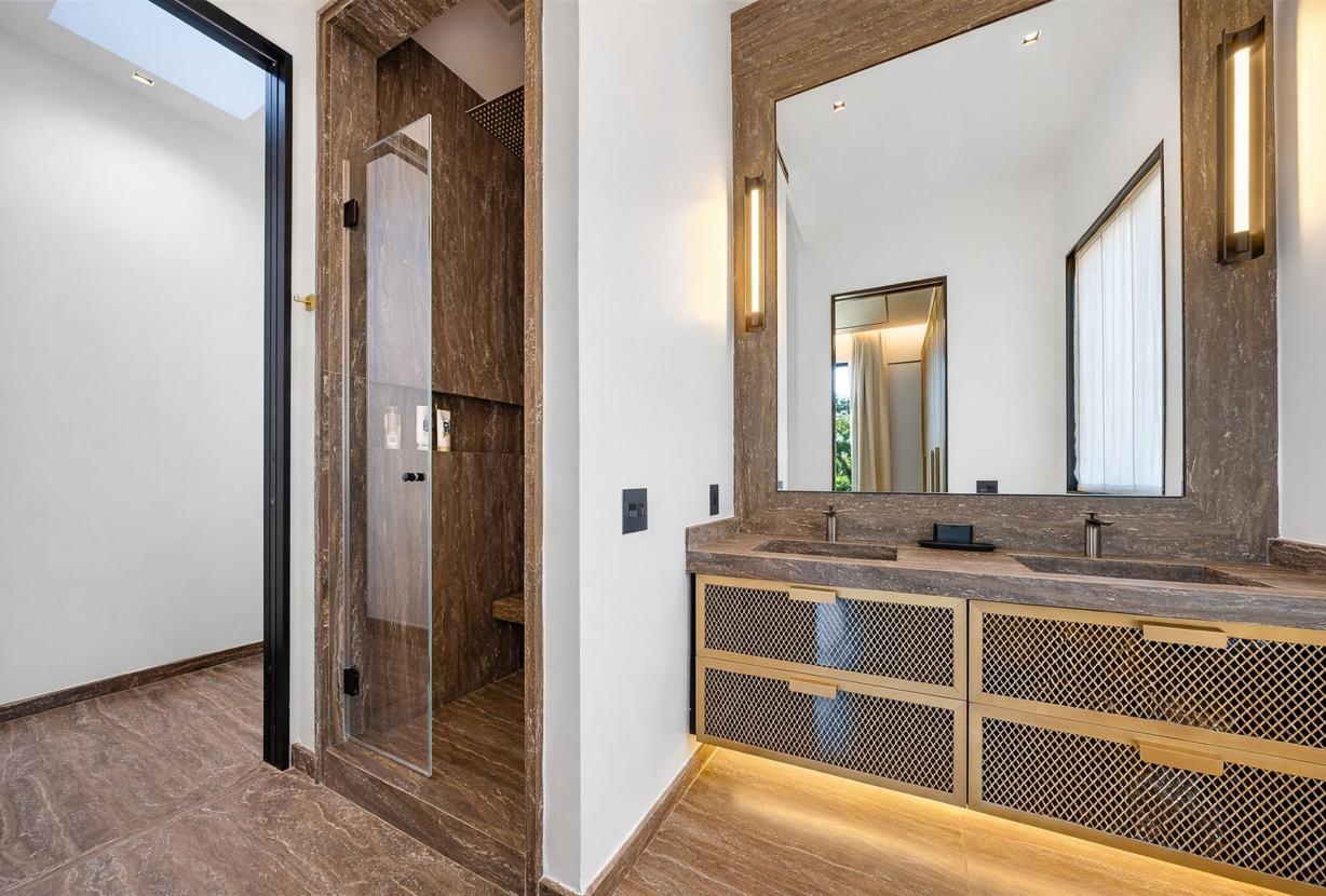 Mia003 - Luxury 6-bedroom villa in Miami Beach