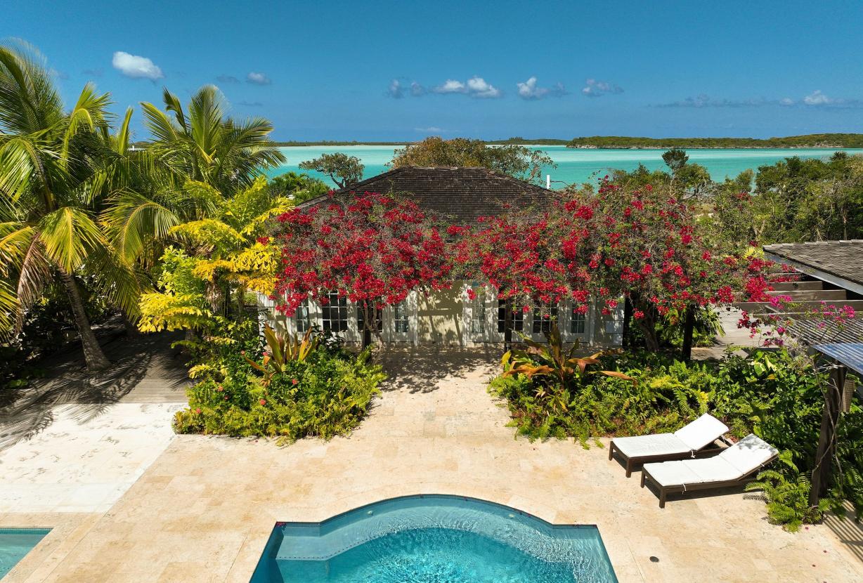 Bhs021 - Villa frente al agua con piscina privada en Great Exuma