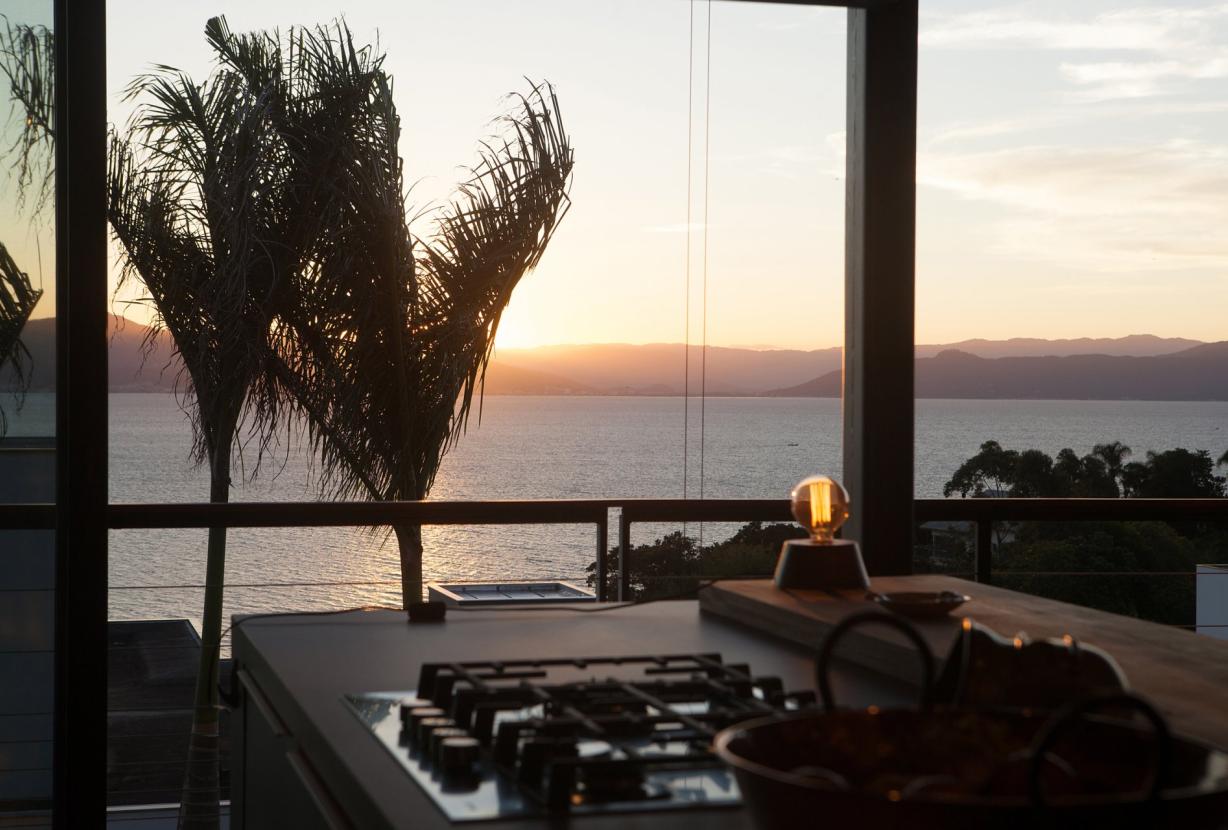 Flo600 - Casa de arquitectura premiada en Cacupé, Florianópolis