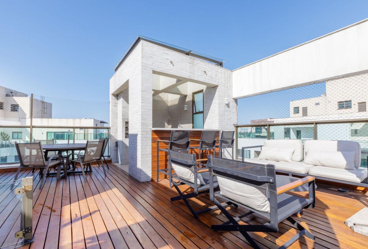 Rio098 - Stunning 6 bedrooms penthouse in Barra da Tijuca