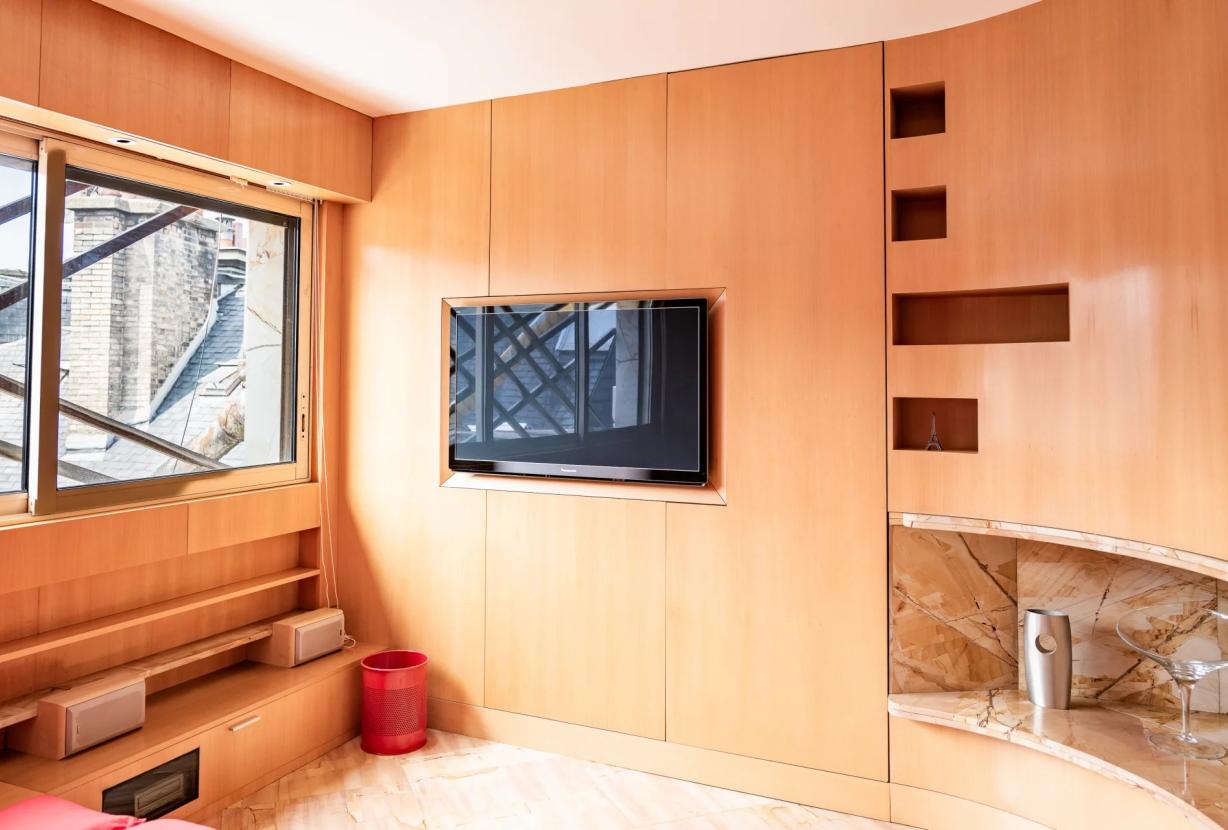 Par142 - Penthouse d'exception à rénover