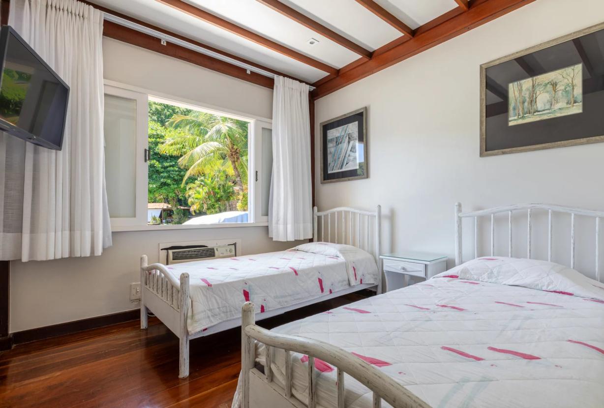 Ang064 - Casa de lujo frente al mar en Angra dos Reis