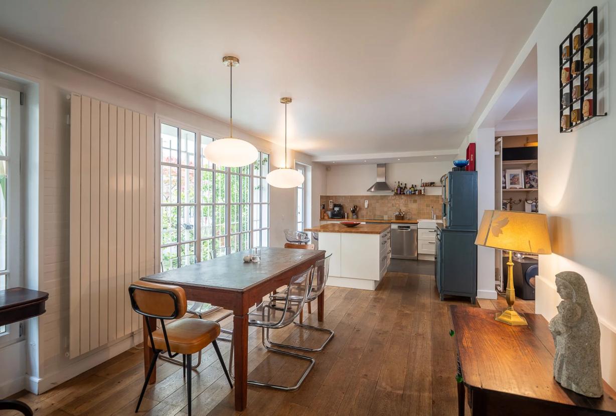 Par036 - Rare Townhouse with Terraces in the Heart of Paris’ 17th Arrondissement