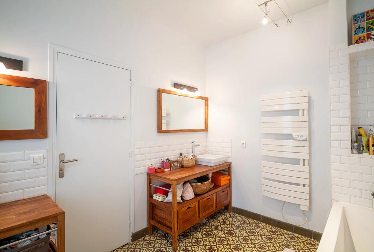 Par036 - Rare Townhouse with Terraces in the Heart of Paris’ 17th Arrondissement