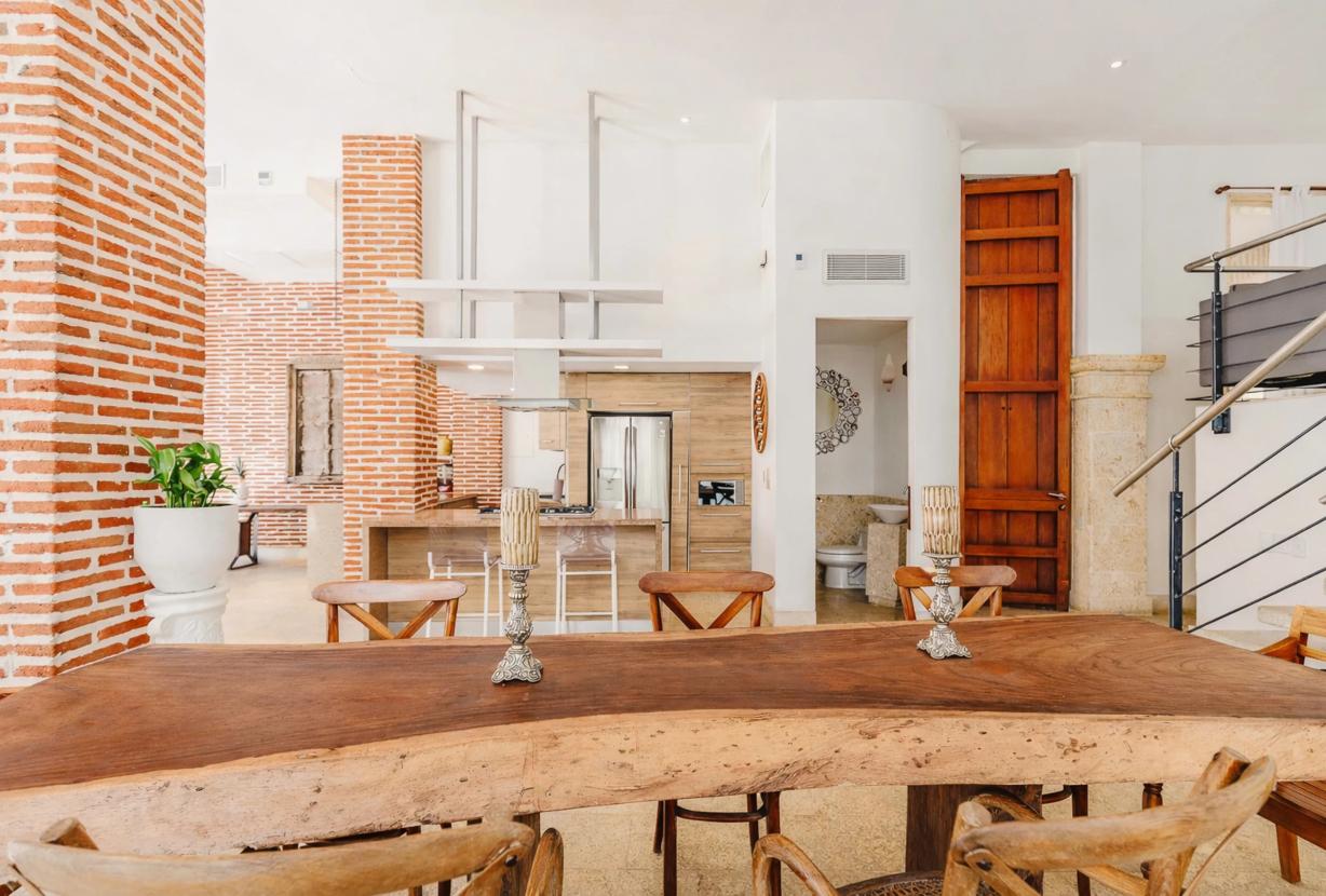 Car002 - Prestigious apartment with swimming pool and terrace