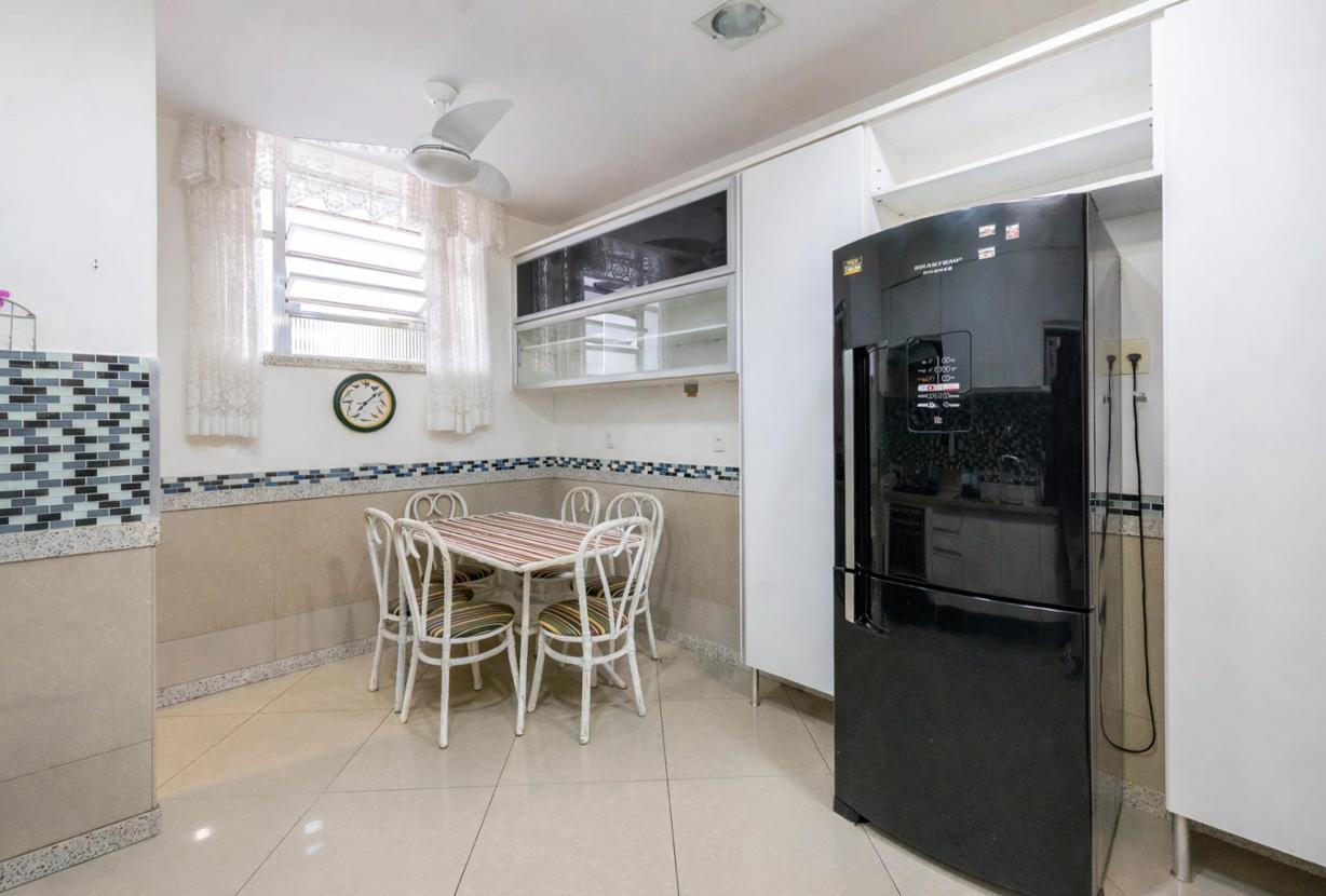 Rio516 - Apartamento de 200 m² para renovar en venta entre Copacabana e Ipanema