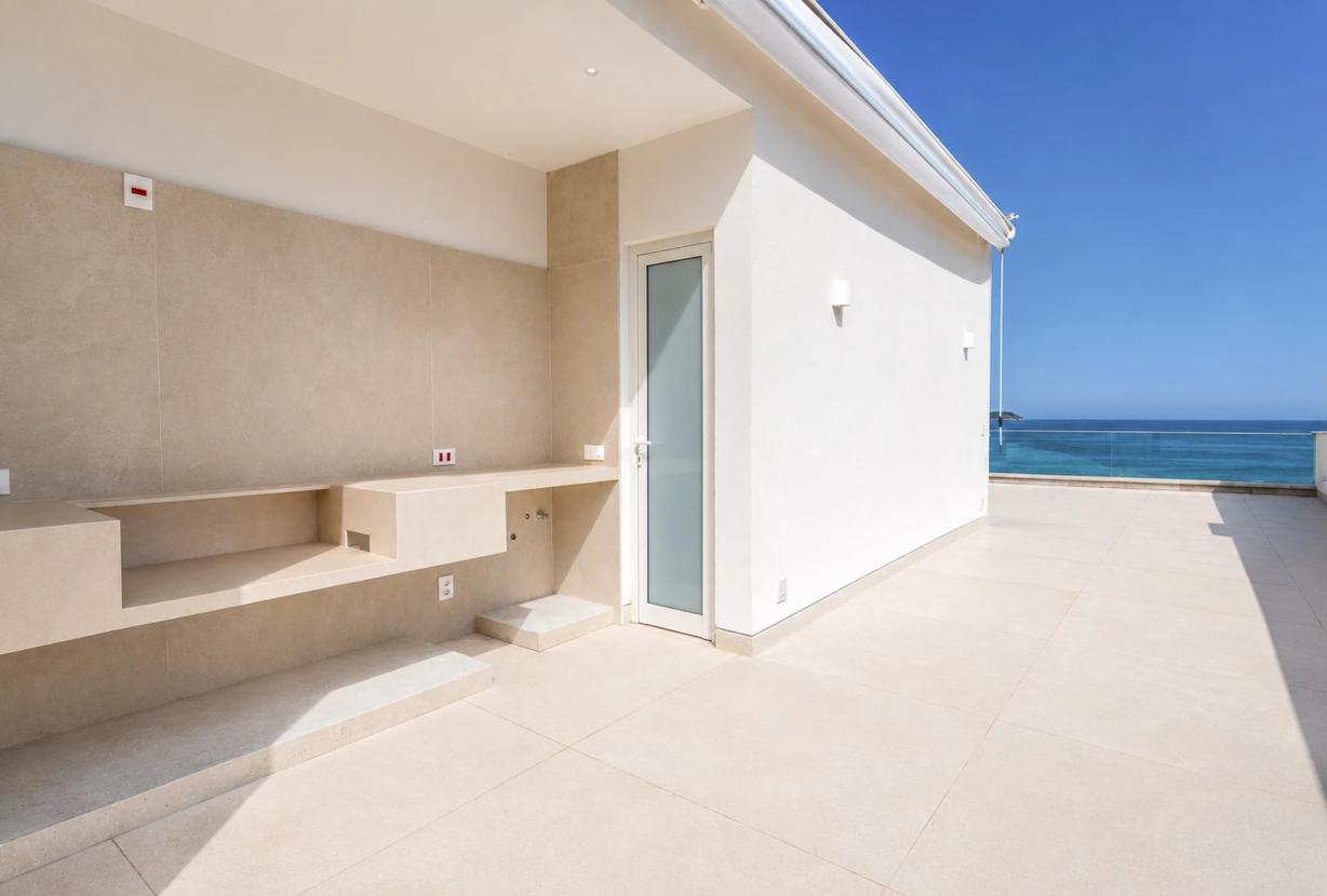 Rio312 - Fully renovated penthouse on Vieira Souto