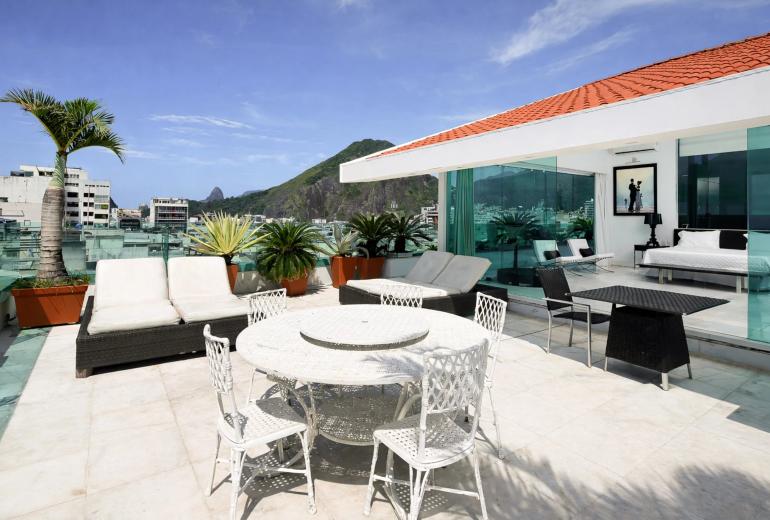 Rio047 - Penthouse duplex of 950m² with terrace and swimming pool for sale
