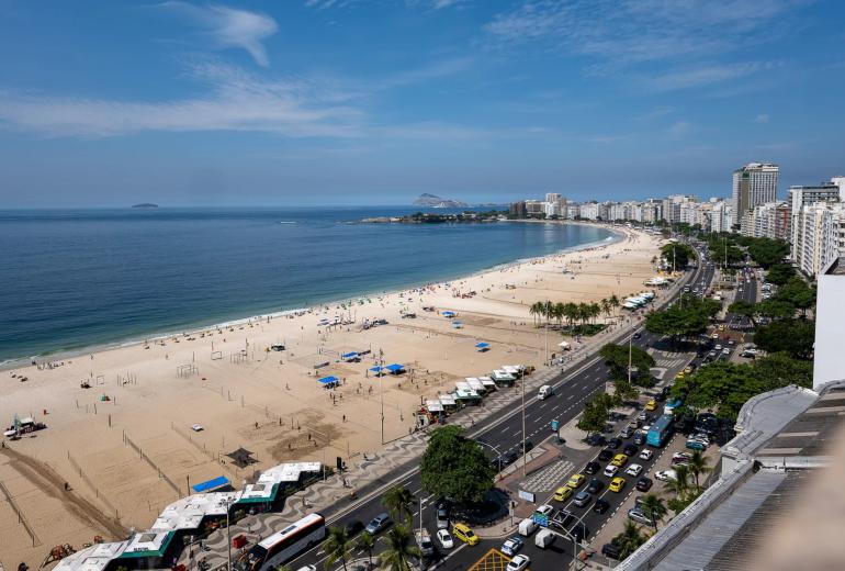 Rio168 - Cobertura triplex para reformar em Copacabana