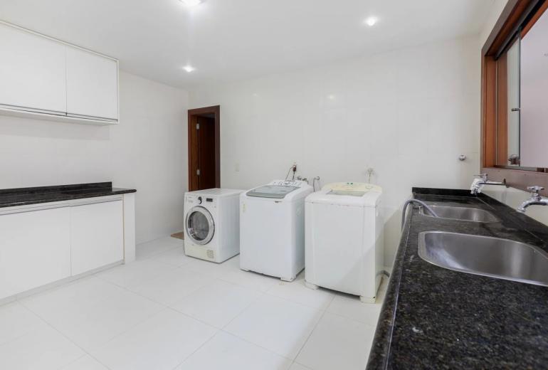 Ang006 - Magnífica casa de 8 cuartos con piscina en Angra