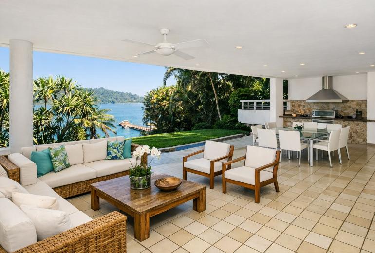 Ang019 - Stunning beachfront house in Angra dos Reis