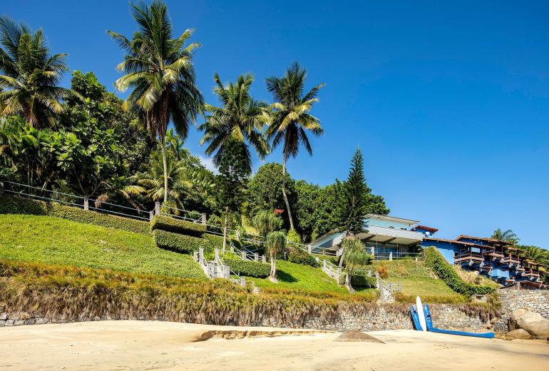 Ang060 - Beachfront villa with 8 suites in Angra dos Reis