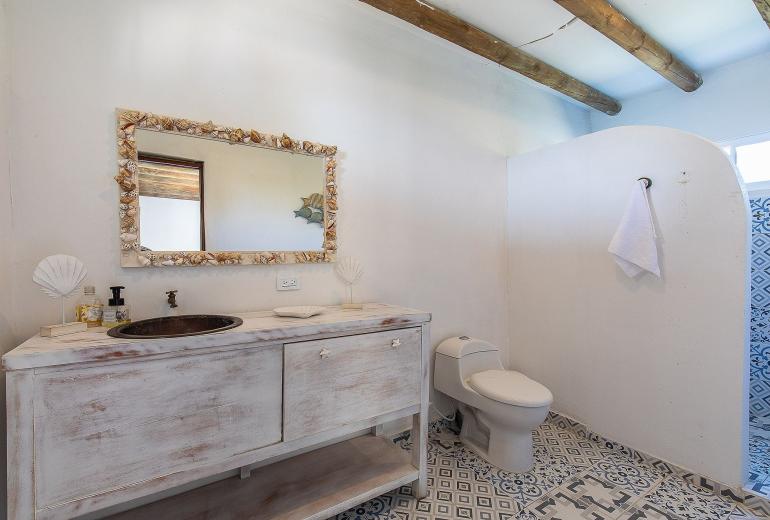 Car055 - Beautiful beach house in Islas del Rosario