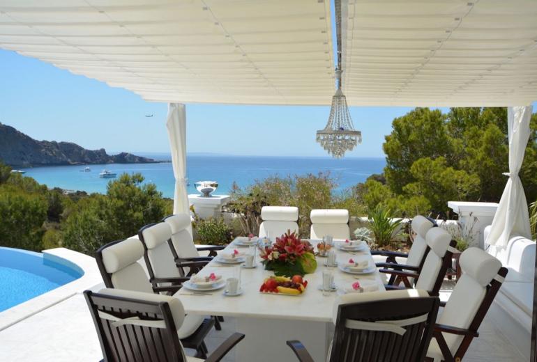 Ibi016 - Belle Villa dans la baie de Cala Jondal, Ibiza